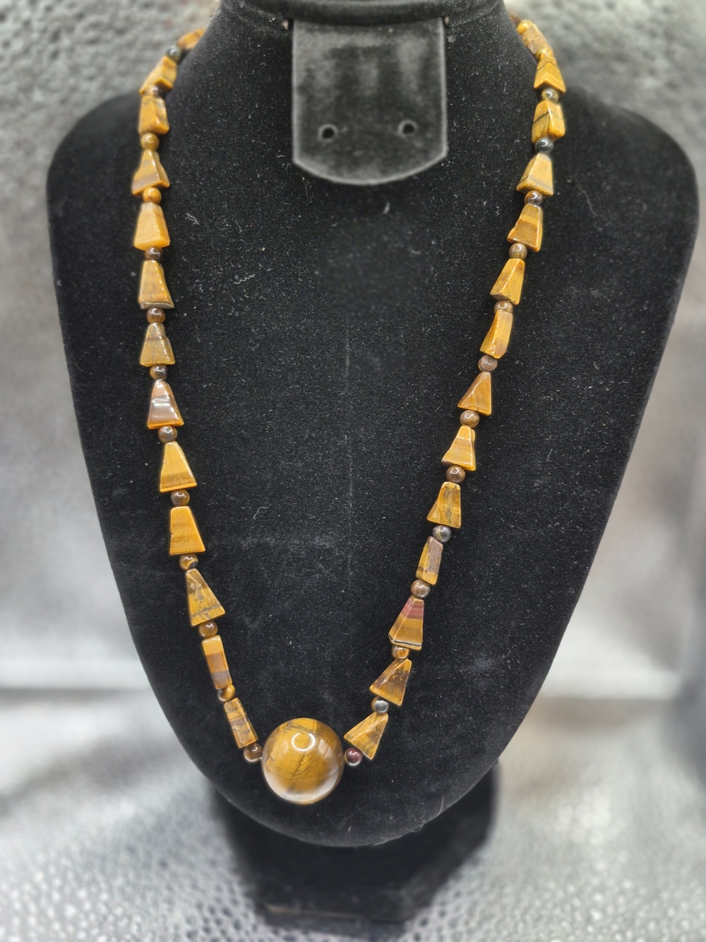 Tiger Eye Bead Necklace in Golden Brown